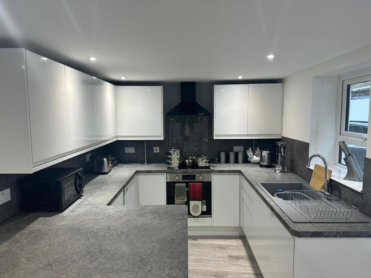1 Bedroom Apartment - Abacus House - Huntingdon Town Centre - Contractor Friendly - Free Parking - Full Kitchen - Washer Dryer - Spacious - Ideal For Work Stays מראה חיצוני תמונה